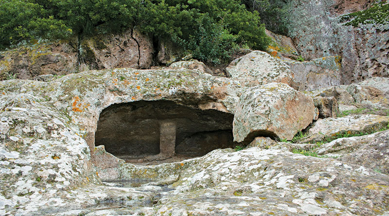 Villaperuccio Necropoli di Montessu