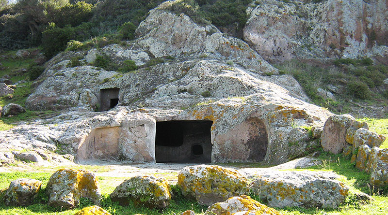 Villaperuccio: alla scoperta della necropoli di Montessu